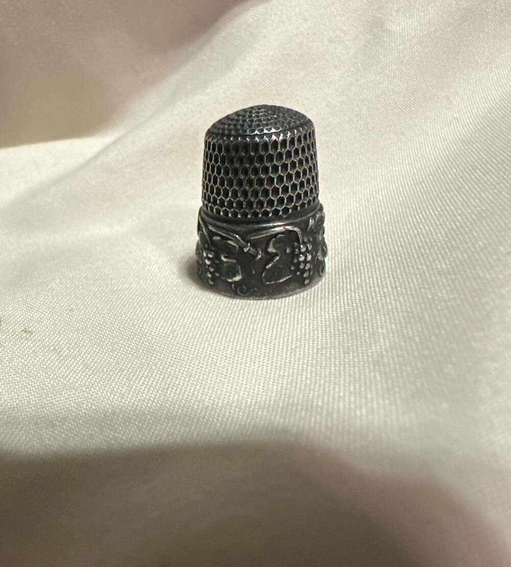 Simons Bros Vintage S925 Sterling Silver Thimble Engraved Initials ENS / ENJ